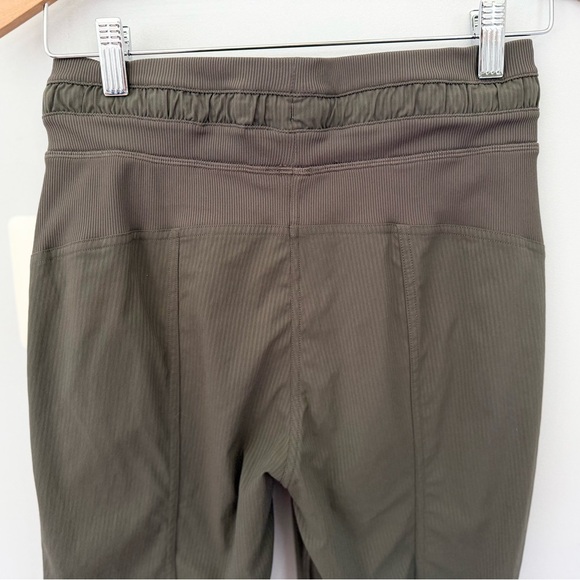 Lululemon Dance Studio Mid-Rise Cropped Pants | Size 4 - Picture 10 of 12